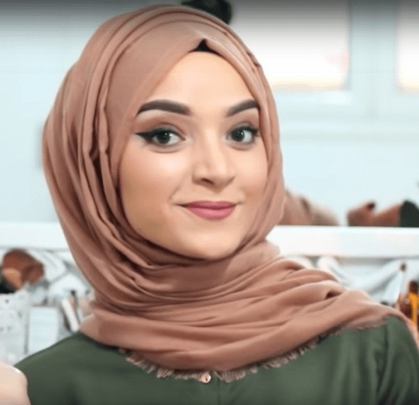 Simple Turkish Hijab Style in 4 Easy Steps