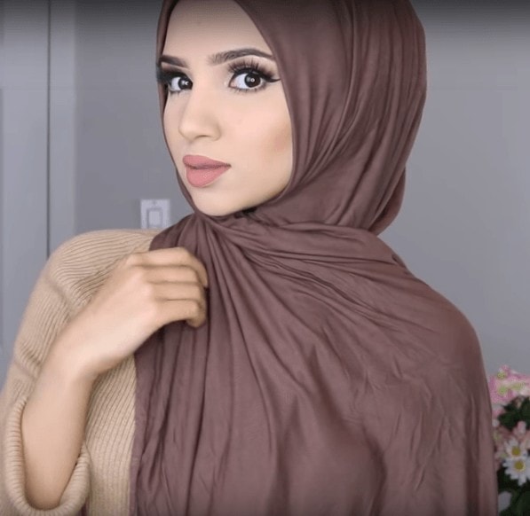 How to wear jersey hijab easily? This Is What Professionals Do