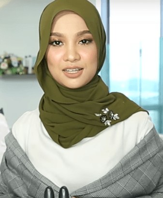How I Wear Hijab In Under Two Minutes