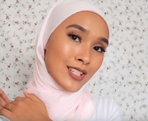 A Very Different And Traditional Indonesian Hijab Style