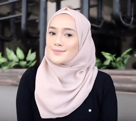 Modern Hijab Style For A Fresh Look