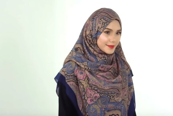 Unique Indonesian Hijab Style - Very Elegant