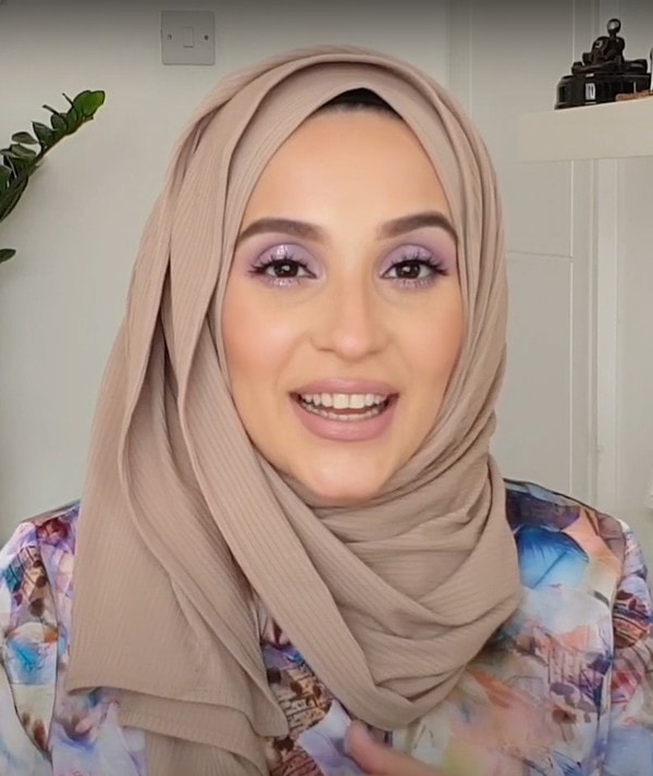 Beautiful And Different Hijab Style For Long Faces