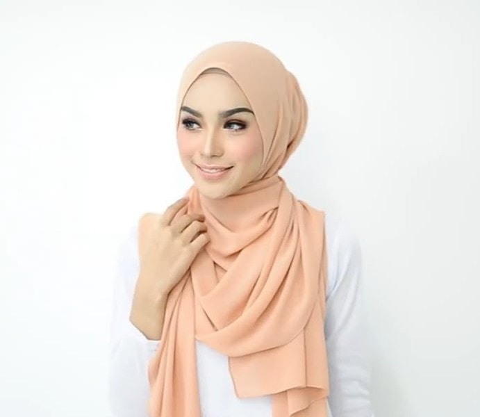 Effortless And Stylish Hijab For Work