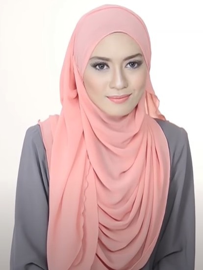 Amazing And Unique Hijab Headscarf Style